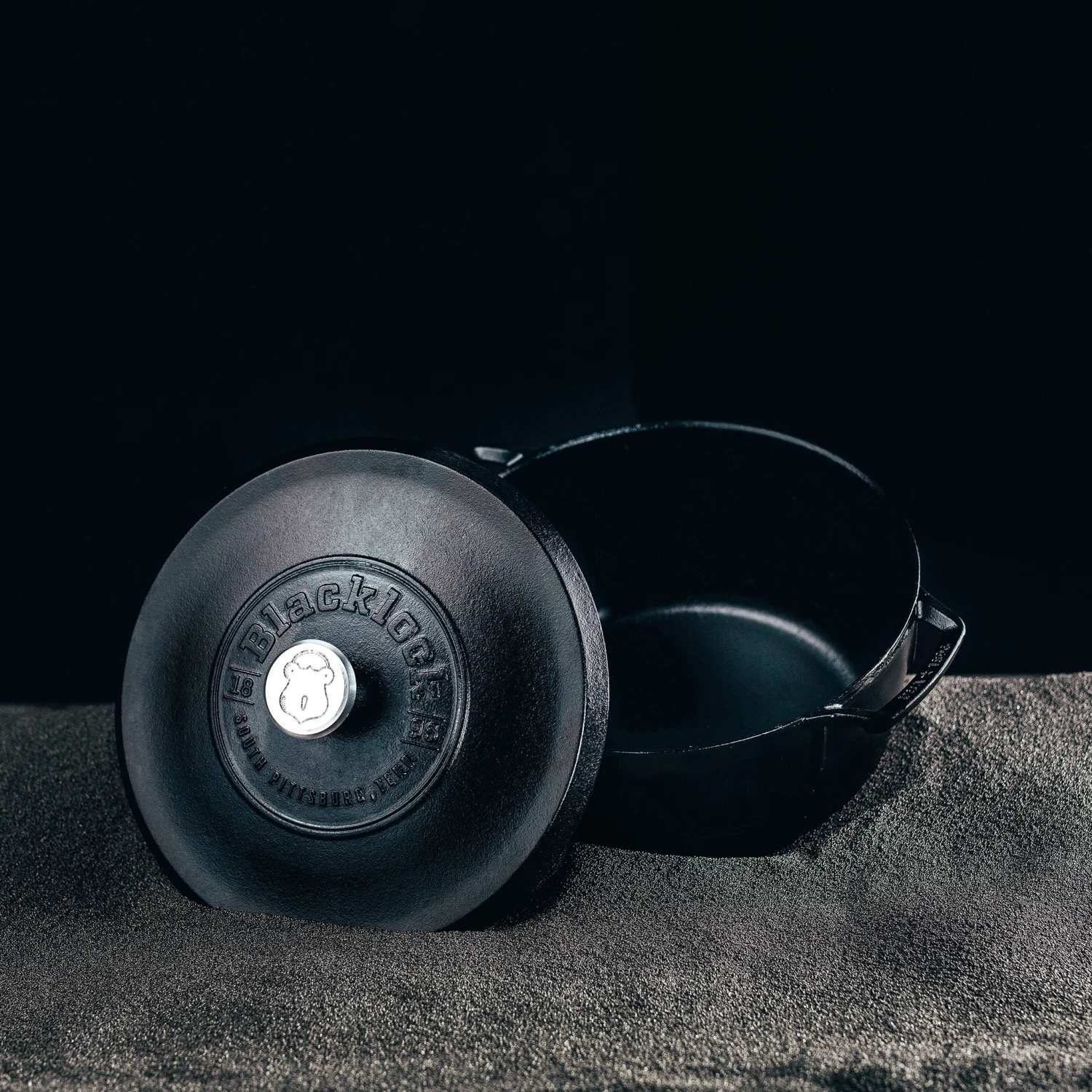 Lodge 5.5 Quart Blacklock Triple Seasoned Cast Iron Dutch Oven 7 Lodge 5.5 Quart Blacklock Triple Seasoned Cast Iron Dutch Oven - Image 5