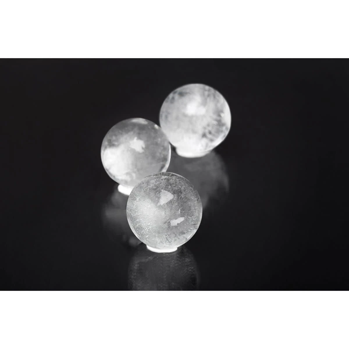 OXO Large Round Cube Ice Cube Tray 8 OXO Large Round Cube Ice Cube Tray - Image 6